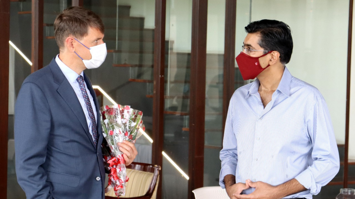 Counsellor with Saurabh Modi Counsellor with Saurabh Modi